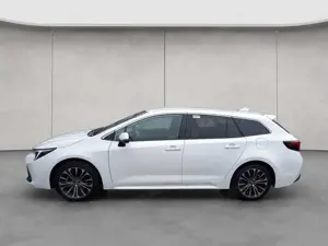 Toyota Corolla 2.0 Hybrid TS Teamplayer Technik-Paket Bild 2