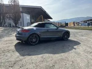 Audi TT 2.0 TFSI Roadster Bild 2