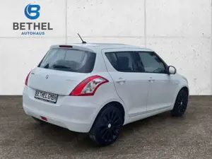 Suzuki Swift 1.2 Club, 1. Hand, Unfallfrei Klima Bild 5