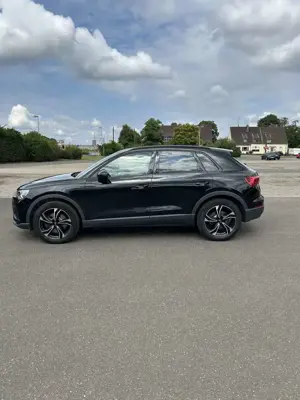 Audi Q3 40 TFSI quattro S tronic AHK 8 Fach Bereift