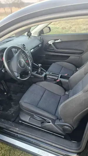 Audi A3 A3 8p 2.0 FSI Ambiente Bild 2