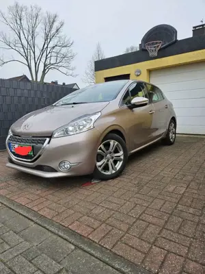 Peugeot 208 120 VTI Automatik Allure