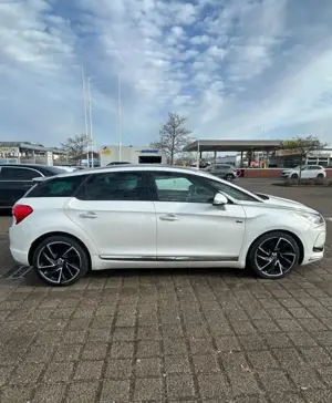 Citroen DS5 Hybrid4 EGS6 Pure Pearl Bild 2