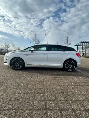 Citroen DS5 Hybrid4 EGS6 Pure Pearl Bild 3