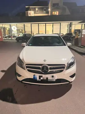 Mercedes-Benz A 180 (BlueEFFICIENCY) Urban