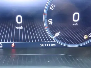 Skoda Karoq Ambition Tour AHK Panorama SHZ RF-Kamera Navi LED Bild 2