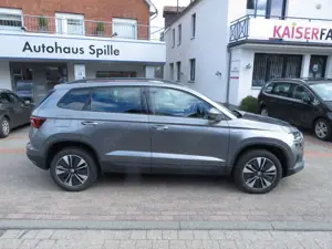 Skoda Karoq Ambition Tour AHK Panorama SHZ RF-Kamera Navi LED