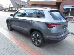Skoda Karoq Ambition Tour AHK Panorama SHZ RF-Kamera Navi LED Bild 5