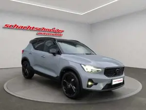 Volvo XC40 B3 B DKG Ultra Black Edition+AHZV+LichtPak Bild 4