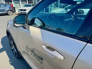Volvo XC40 B3 Plus Dark Automatik Bild 5
