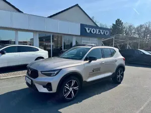 Volvo XC40 B3 Plus Dark Automatik