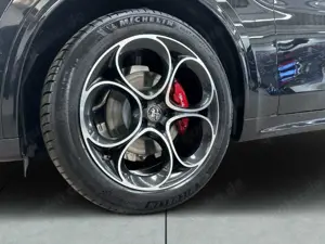 Alfa Romeo Stelvio Veloce Q4 2.2D AT-8 Leder rosso El. Panodach Harma Bild 4