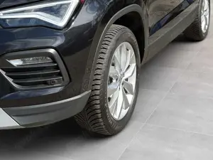 SEAT Ateca 1.5 TSI ACT DSG NAVI AHK ACC LED Kamera Bild 3
