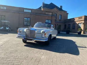 Mercedes-Benz 220 Cabriolet