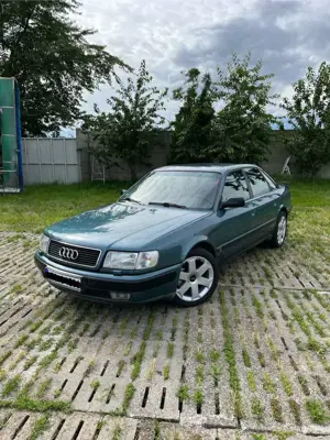 Audi 100 quattro