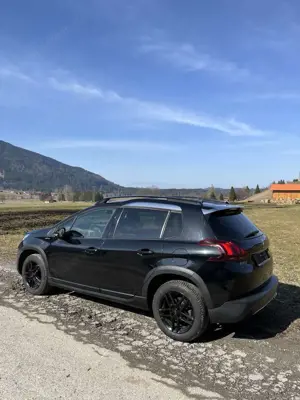 Peugeot 2008 PureTech 130 StopStart GT-Line Edition Bild 4