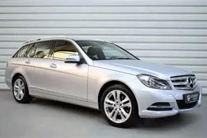 Mercedes-Benz C 180 T CGI Avantgarde+Bi-Xenon+SHZ+Tempomat