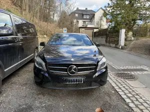 Mercedes-Benz A 180 (BlueEFFICIENCY) 7G-DCT