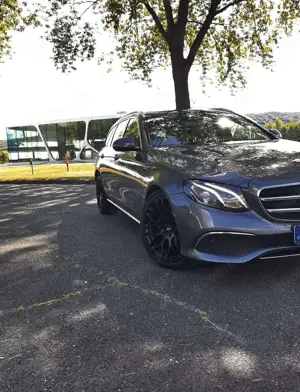 Mercedes-Benz E 220 d T 9G-TRONIC