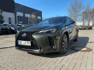 Lexus UX 300h F Sport Design