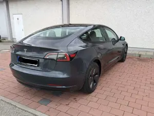 Tesla Model 3 Model 3 Standard Reichweite Plus Hinterradantrieb Bild 2