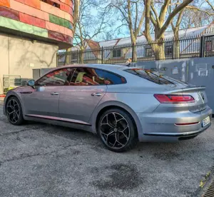 Volkswagen Arteon 2.0 TSI DSG R-Line Bild 2