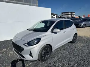 Hyundai i10 STYLE AUT KLIMAAUTOMATIK NAVI SHZ RFK TEMPOMAT ...