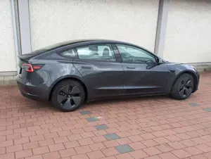 Tesla Model 3 Model 3 Standard Reichweite Plus Hinterradantrieb Bild 4