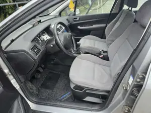 Peugeot 307 2.0 HDi 110 Esplanade DPF wenig KM Klima Bild 3