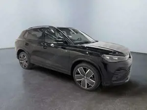 Volkswagen Tiguan R-Line 1.5 eTSI 150PS/110kW DSG7 2026 +AHK  PA...