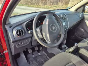 Dacia Sandero Sandero 1.2 16V 75 Essentiel, neue Reifen