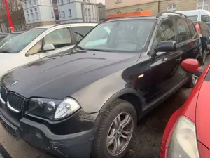 BMW X3 3,0i*AUTOMATIK*LEDER*PANORAMA*PDC*NAVI*XENON