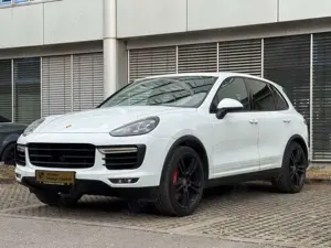 Porsche Cayenne Turbo*Chrono*Panorma-Dach*AHK 3,5T