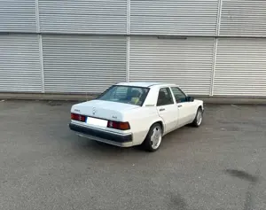 Mercedes-Benz 190 2.0 Benzin / 150.000 Km / Scheckheftgepflegt Bild 3