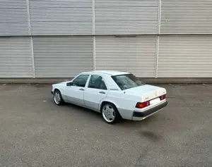 Mercedes-Benz 190 2.0 Benzin / 150.000 Km / Scheckheftgepflegt Bild 4