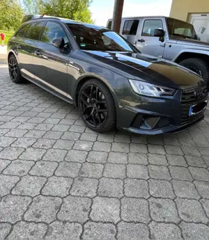 Audi A4 Avant 45 TDI quattro tiptronic sport Bild 2