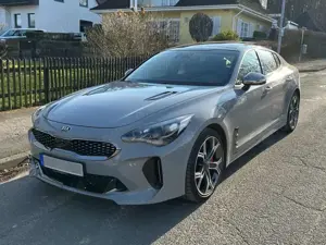 Kia Stinger Kia Stinger GT 3.3 V6 Biturbo AWD | 366 PS | Vollausstattung | Panorama | HUD | Top Zust