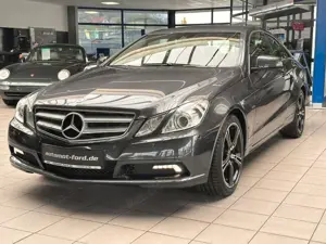 Mercedes-Benz E 200 CGI Coupe*Bi-Xenon*Comand*Leder*Memory