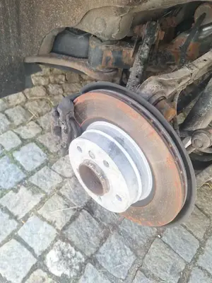 BMW 320 320d DPF Touring  motor schaden Bild 5