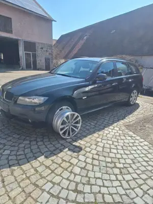 BMW 320 320d DPF Touring  motor schaden Bild 3