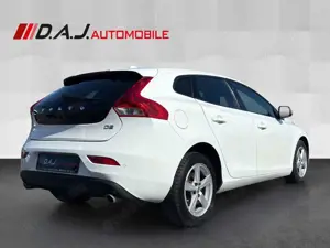 Volvo V40 D2 Geartronic Kinetic / NAV SHZ PDC BT Bild 5