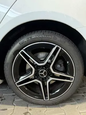 Mercedes-Benz A 250 e 8G-DCT Advanced AMG Line