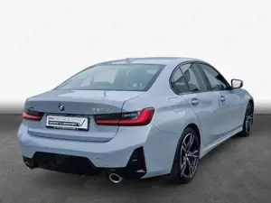 BMW 320 d xDrive Aut. M-Paket AHK LED HiFi Bild 2