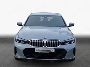 BMW 320 d xDrive Aut. M-Paket AHK LED HiFi Bild 4