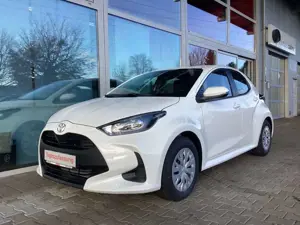 Toyota Yaris Hybrid 116 1.5 VVT-i Comfort Bild 2