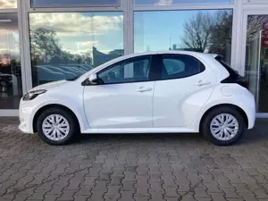 Toyota Yaris Hybrid 116 1.5 VVT-i Comfort Bild 3