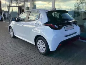 Toyota Yaris Hybrid 116 1.5 VVT-i Comfort Bild 4