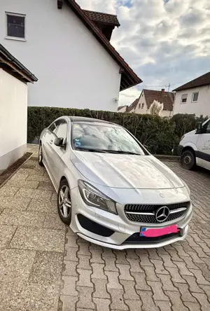 Mercedes-Benz CLA 200 AMG Line