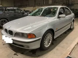 BMW 523 5er BMW 523iA E39 Automatik/Klima/LM/TÜV 04-28