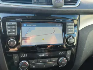 Nissan Qashqai Automatik/Navi+360° Kamera/Panoramadach Bild 4